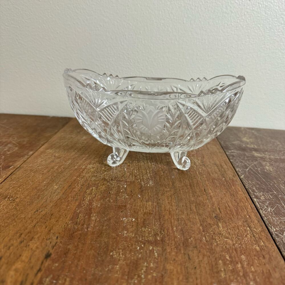 Vintage footed crystal etched frosted floral‎ pattern oval candy serving dish